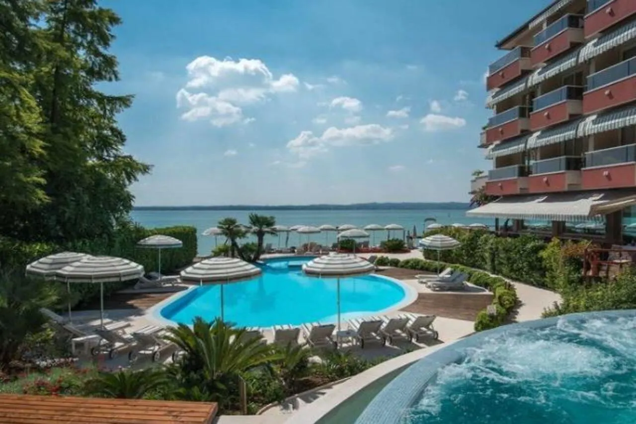 Hotel Continental Wellness & Spa Sirmione 4*,
