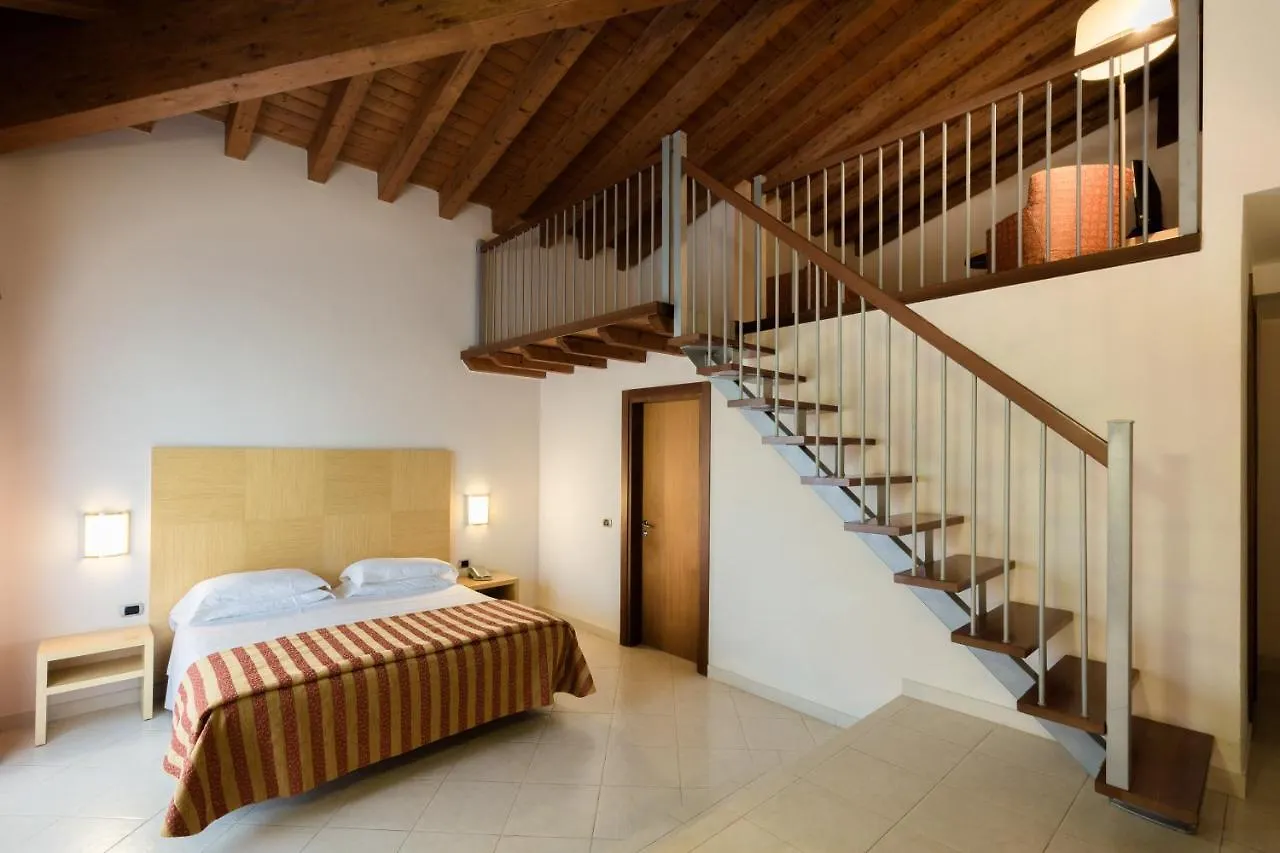 Hotel Continental Wellness & Spa Sirmione 4*,